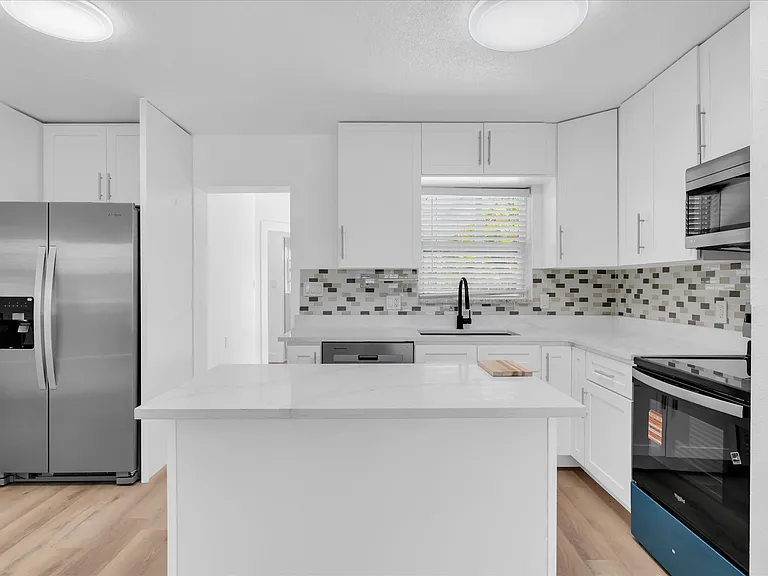 8801 Sunlit Cove Dr NE — Photo 9
