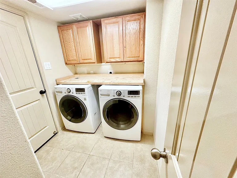 12801 Winter Springs Dr — Photo 21