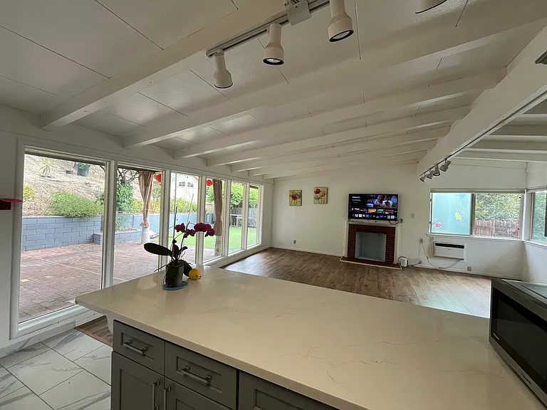 1181 Bacon Way — Photo 6