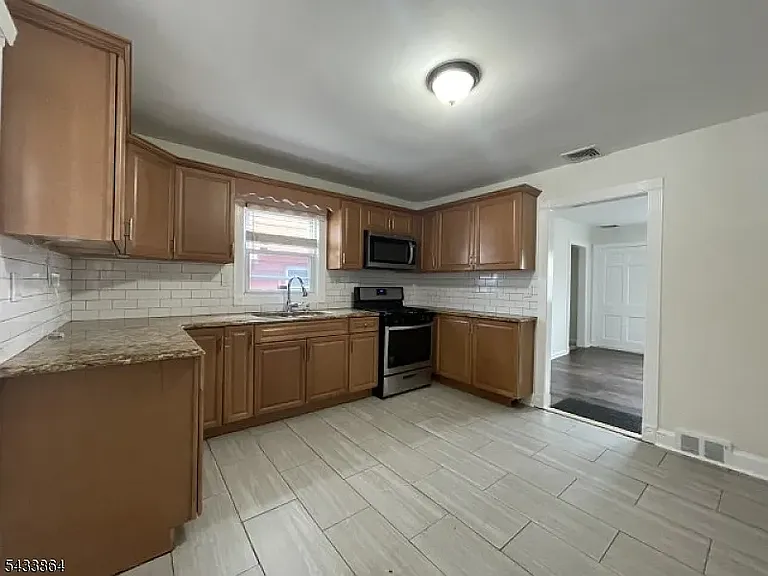 523 Columbia Ave #1 — Photo 15