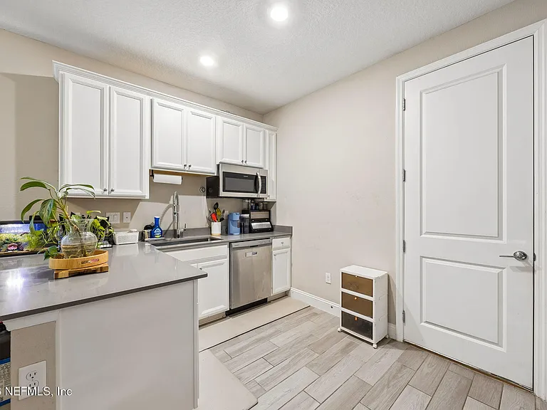 118 Sadler Ct — Photo 19