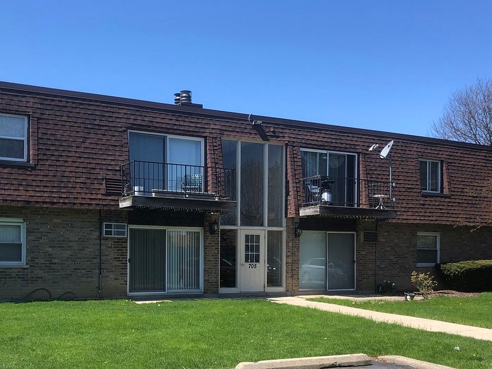 1st image of 705 Grove Dr APT 202