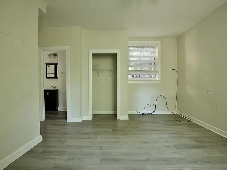 646 W Roscoe St #6H — Photo 11