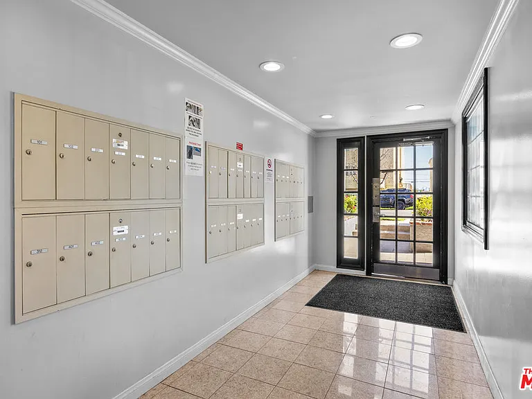 1515 S Beverly Dr #202 — Photo 32