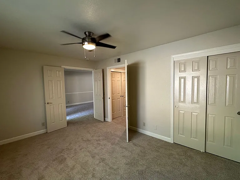 Cardinal Oaks Condominiums — Photo 5