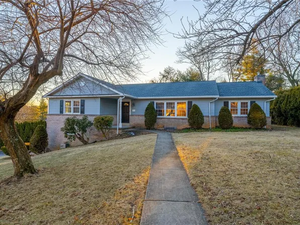 1024 Harris Dr, Emmaus, PA 18049