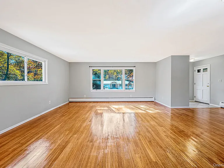 23 Princeton Dr — Photo 12