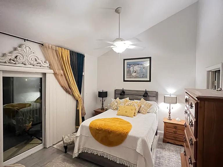 226 W Houston St #212 — Photo 4