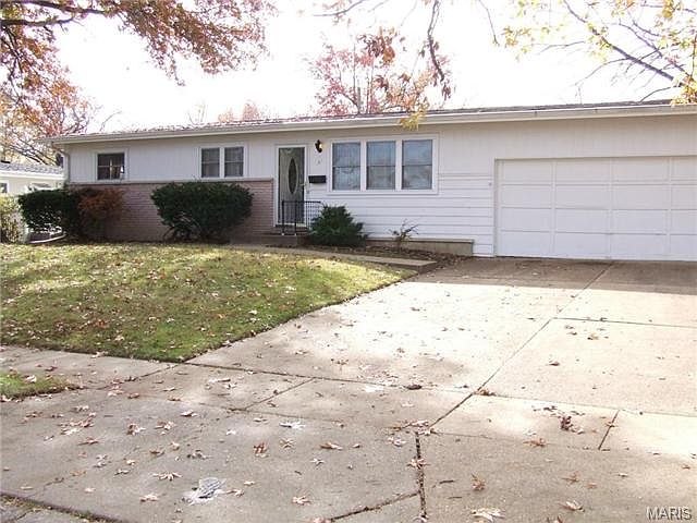 1st image of 360 Falcon Dr