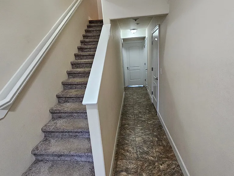 215 Glenn Abbey Pl #215 — Photo 3