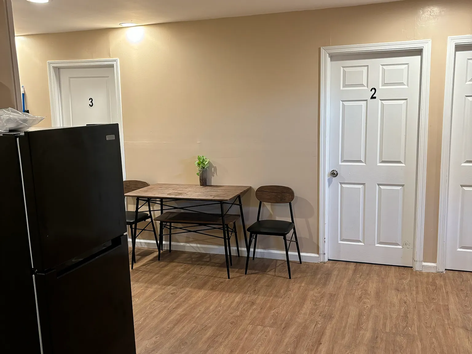2 bed, $550 — Photo 2