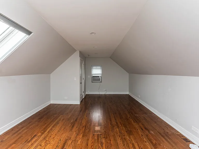 2045 N Wolcott Ave #2R — Photo 14