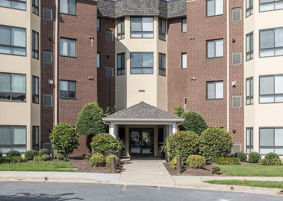 Village Lake Apartments