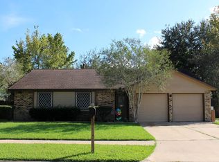 1908 Meadow Creek Dr, Pearland, TX 77581