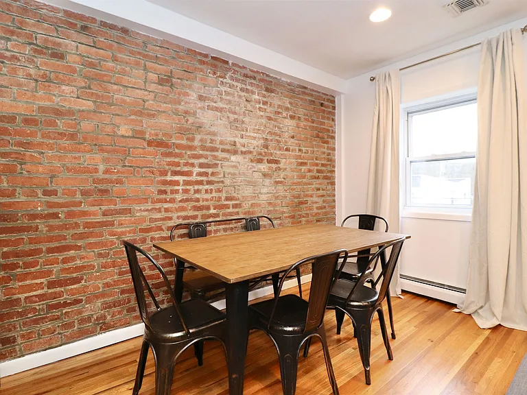 206 Beacon Ave #2 — Photo 4