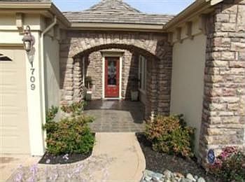 2nd image of 1709 Park Oak Dr