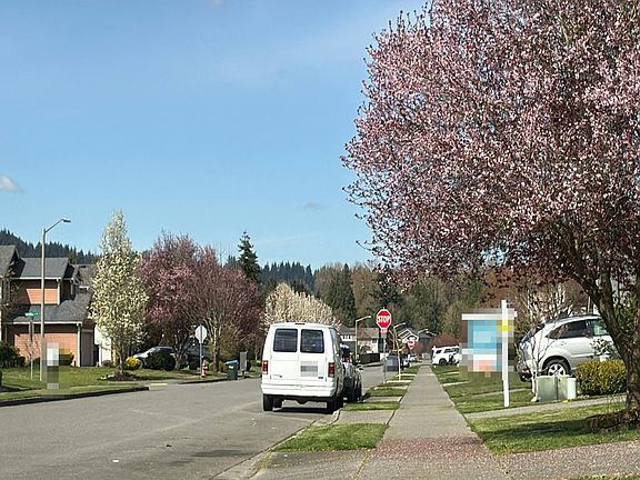 4th image of 1306 Daffodil Ave NE