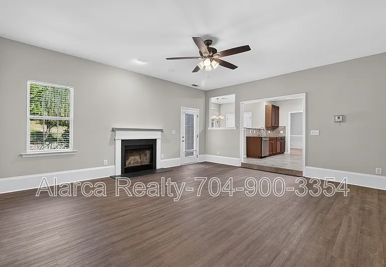 2041 White Cedar Ln — Photo 8