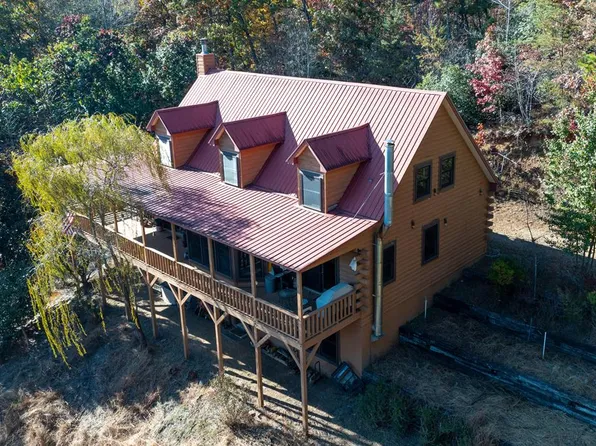 220 Lazy Canyon Ln, Hayesville, NC 28904