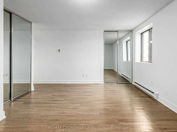 4th image of 565 Belmont Ave W #33