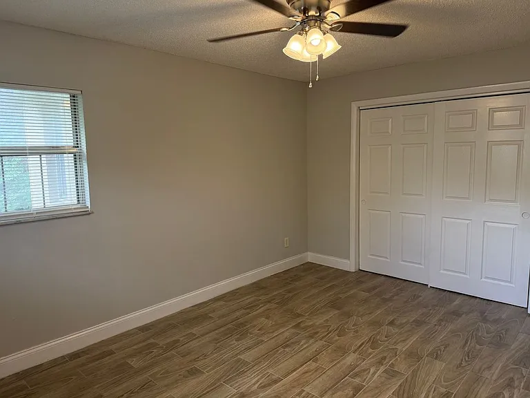 1405 Nieuport Ln — Photo 2
