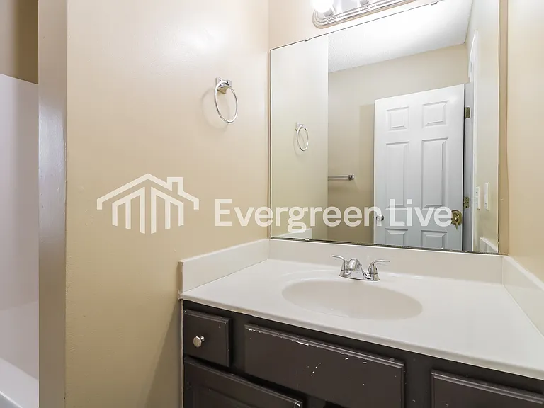 4 Fox Manor Ct — Photo 12