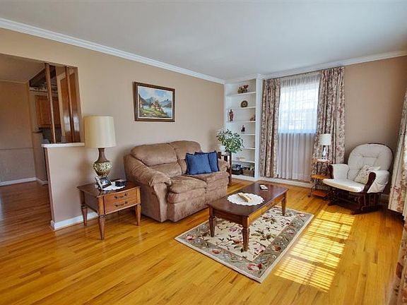 2nd image of 5468 Alomar Dr