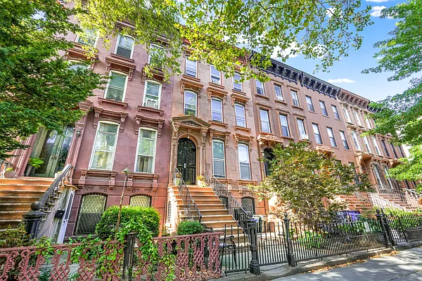 Rented by Brownstone Property Group | media 16