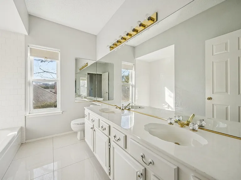 709 Bridget Way — Photo 30