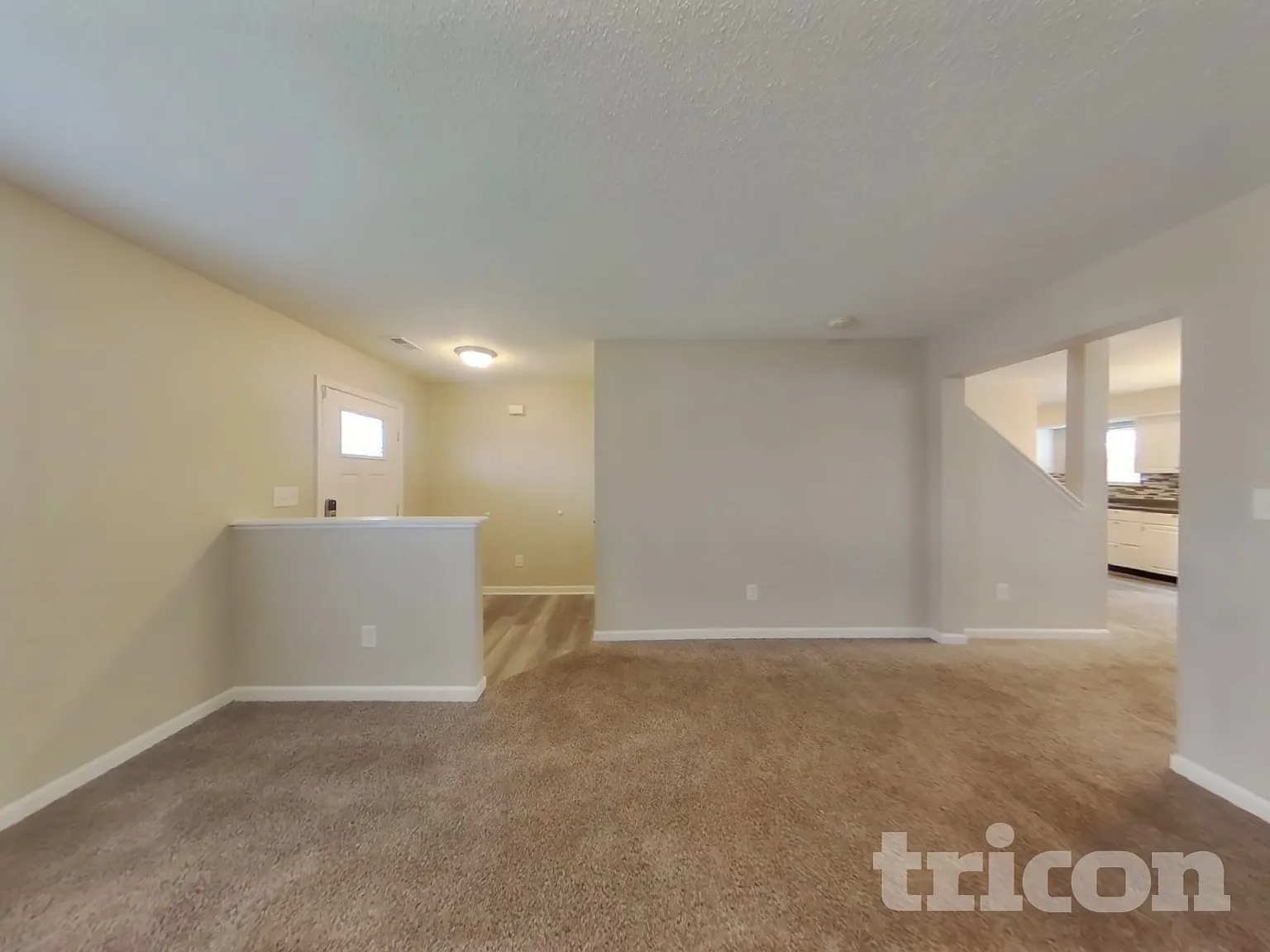 2195 Lakecrest Drive Columbus IN — Photo 2