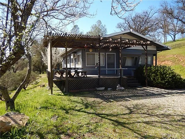 42276 Road 415 photo 1