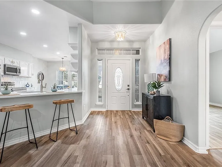 13826 Sea Horse Ave — Photo 3
