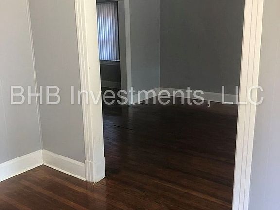 4th image of 640 N Temple Ave