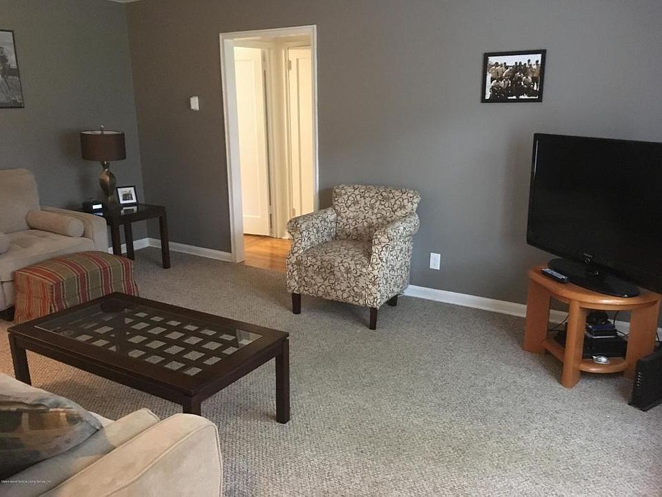 1st image of 60 Seth Ct