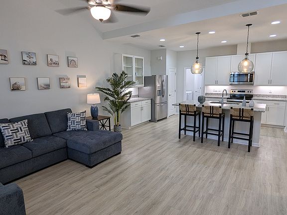 4th image of 521 Margaritaville Ave