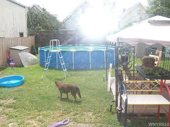 5th image of 114 Newfield St