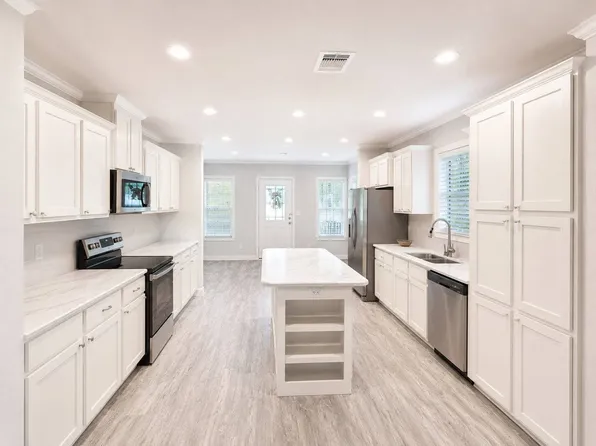 11103 Mountain Ash Ln, Euless, TX 76040