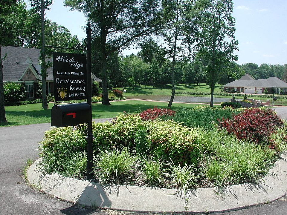 1st image of 640 Woodsedge Dr
