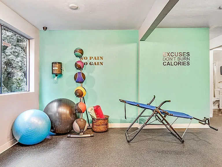 Beacon View Apartments Fitness Center and Yoga Equipment