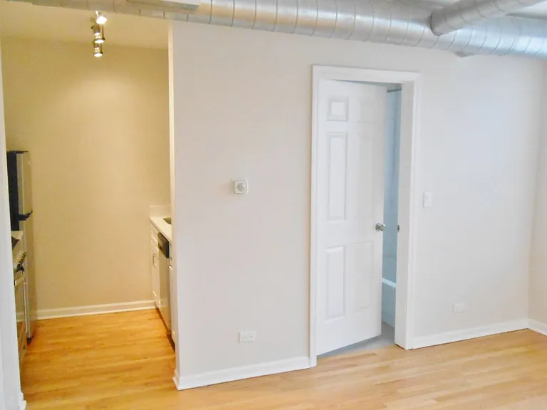 2520 W. Leland — Photo 49