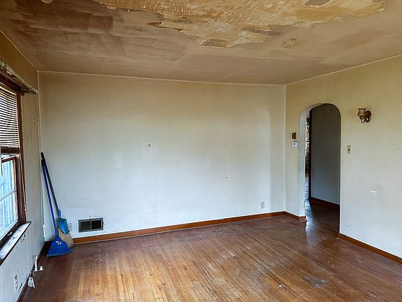 2nd image of 205 E 12th St