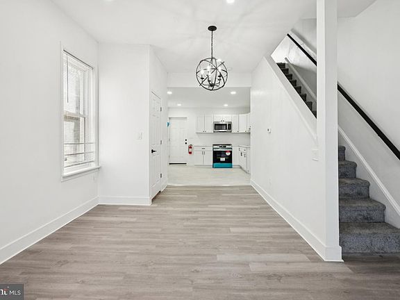 5th image of 718 Spruce St