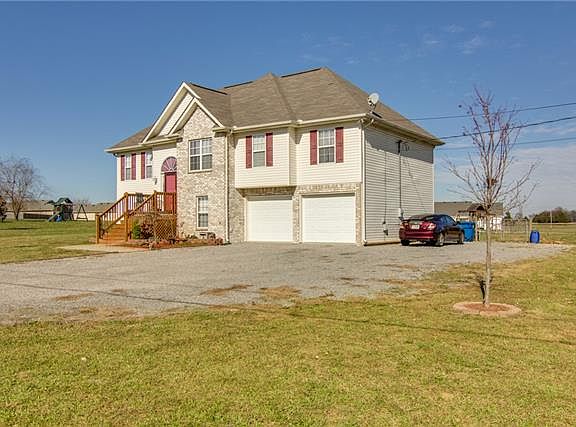4th image of 211 Thelma Dr