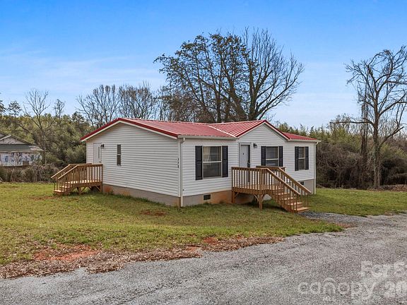 3rd image of 376 Puzzle Creek Rd