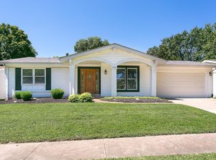 331 Turfwood Dr, Ballwin, MO 63021