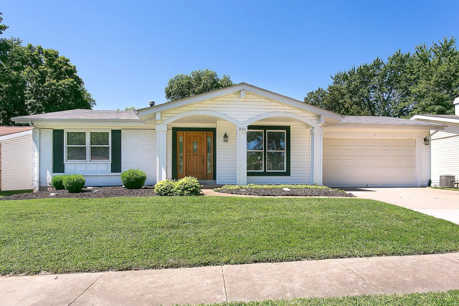331 Turfwood Dr photo 1