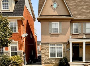 5489 Festival Dr, Mississauga, ON L5M 0G6