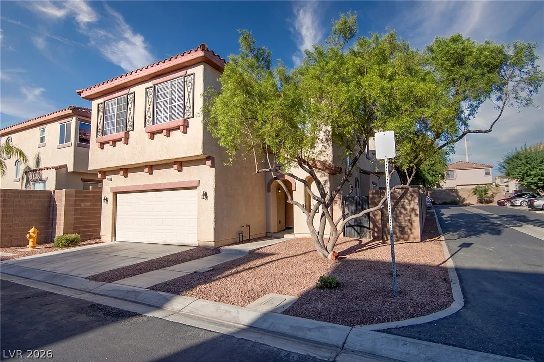 3 bed, 2.5 bath, 1733 sqft, $1,850 — Photo 2