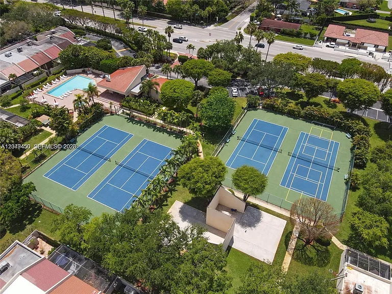 8124 SW 87th Ter — Photo 34