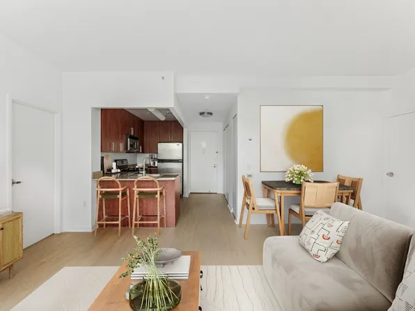 888 Main Street image 5 of 19